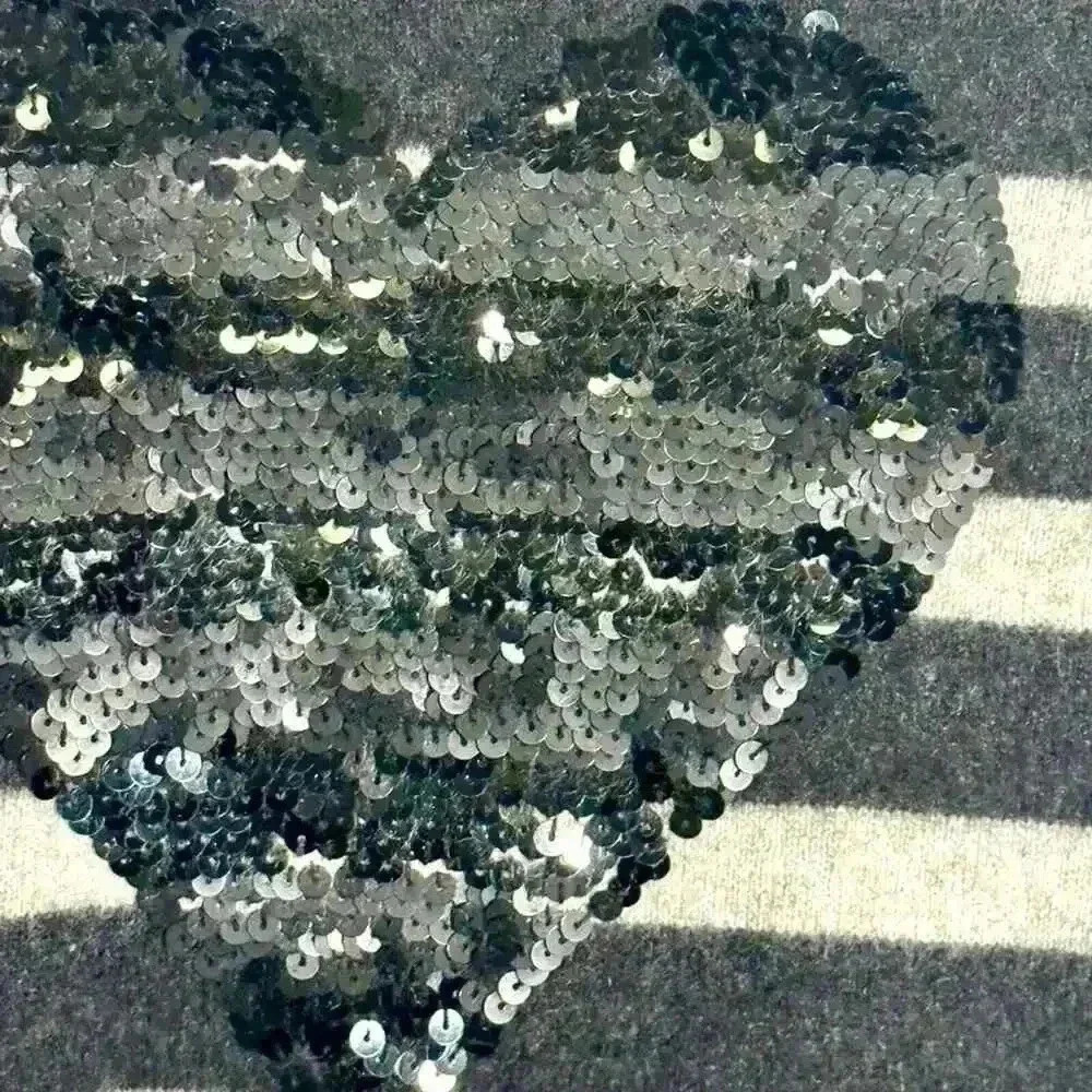 C BY BLOOMINGDALES. 2 ply Cashmere Sweater size Large gray stripe sequin heart - Picture 4 of 7